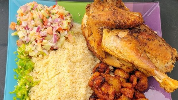 Poulet grillé entier attiéké